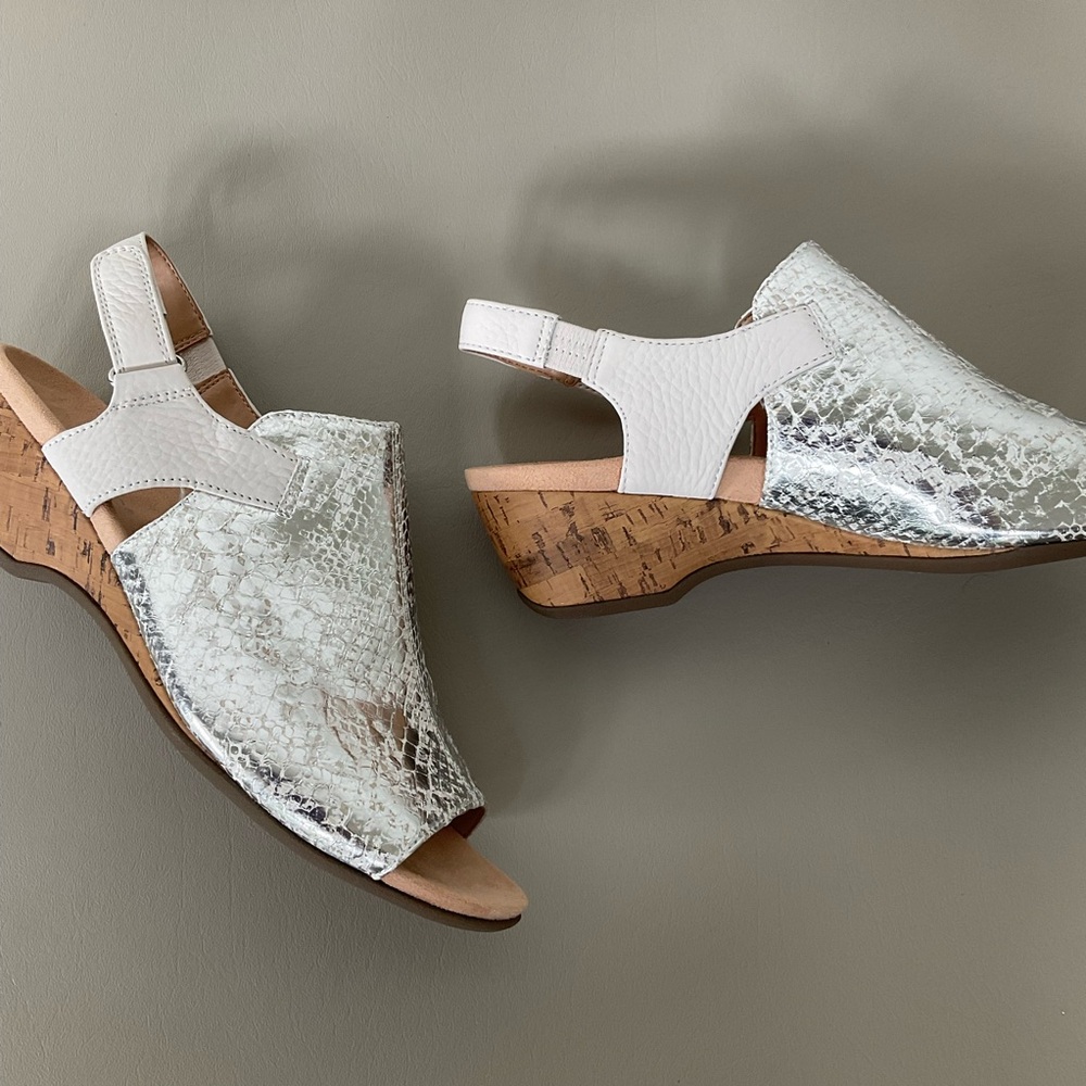 Vionic Silver Metallic Wedges  NWT Size11